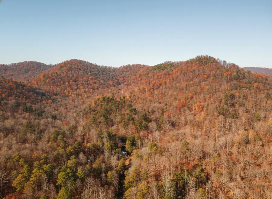 8888 Eades Drive, Irvine, KY 40336 - Image #2