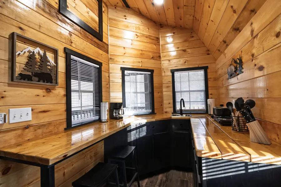 280 Pine Forest Park Road, Campton, KY 41301 - Image #2