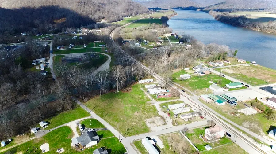 102 3rd Street, Vanceburg, KY 41179 - Image #3