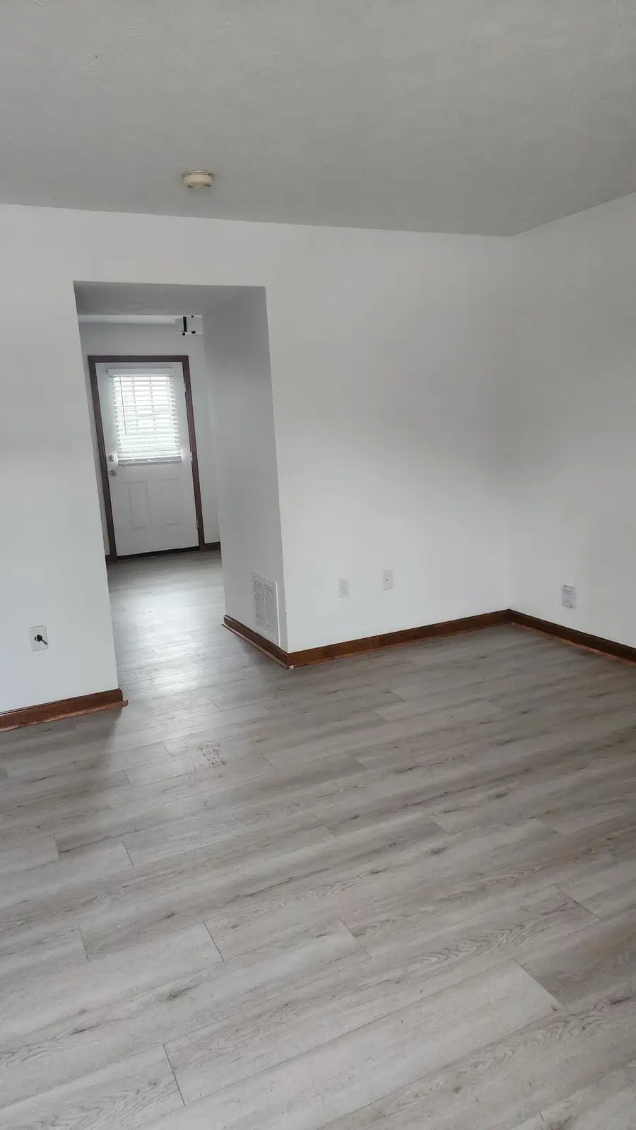 303 Remington Court, Richmond, KY 40475 - Image #2