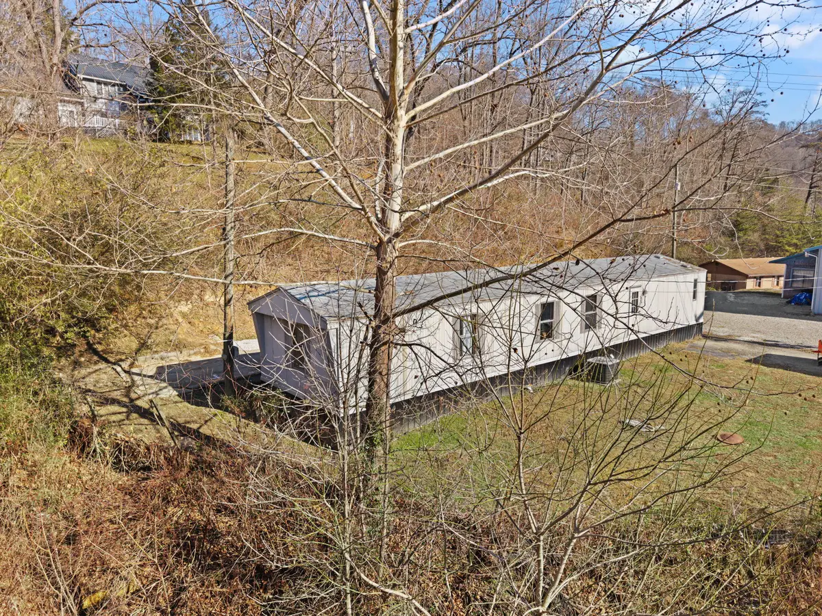 63 Elisha B Lane, Mayking, KY 41837 - Image #1