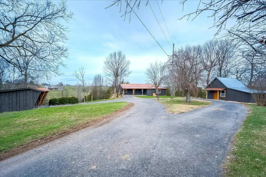 535 Twin Lakes Drive, Lancaster, KY 40444 - #2