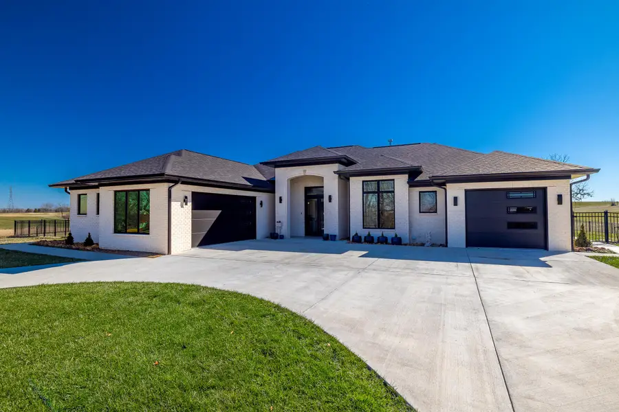 755 Hunter Drive, Lancaster, KY 40444 - Image #2