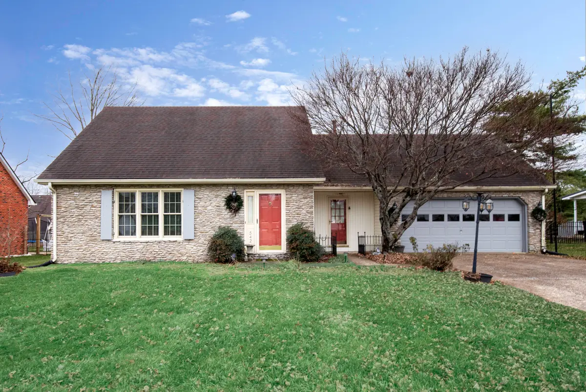 542 Berlin Drive, Versailles, KY 40383 - Image #1