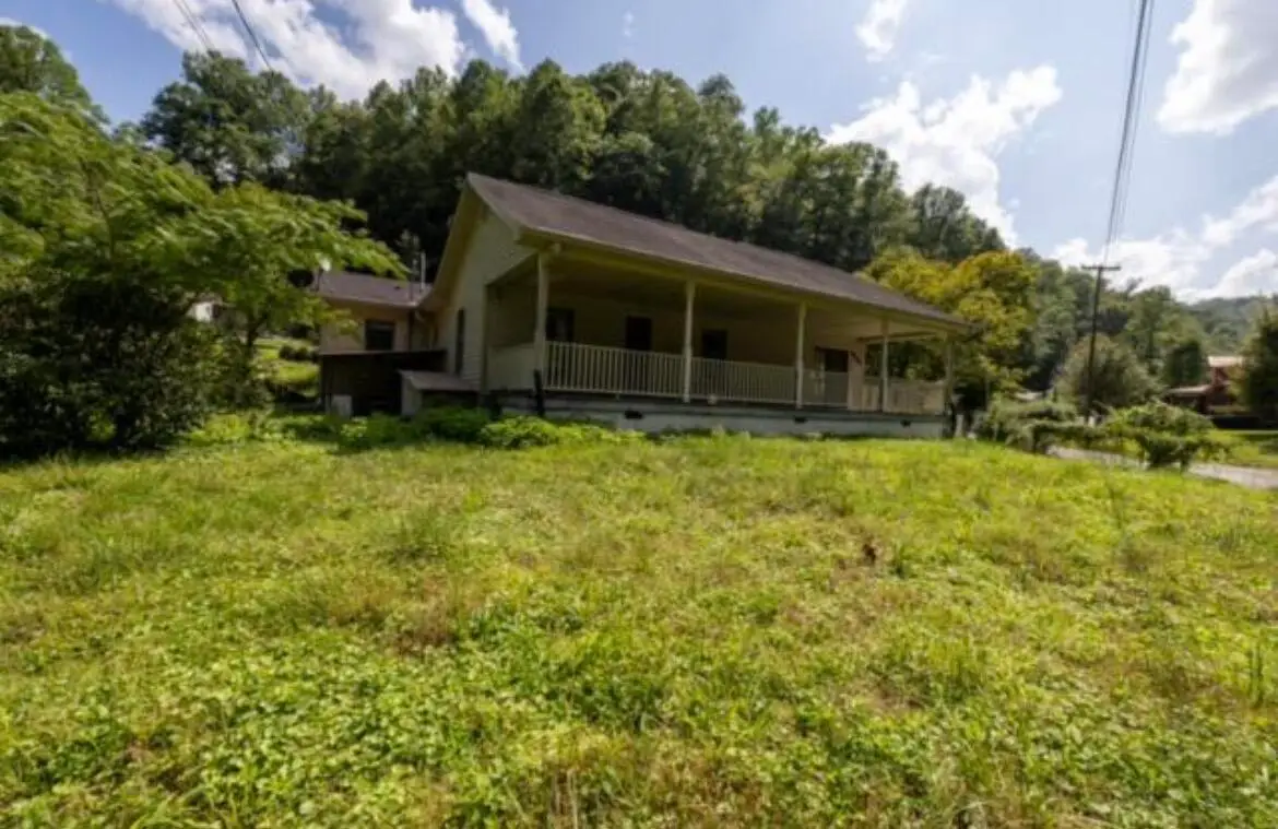 939 Island Creek Road, Pikeville, KY 41501 - Image #1