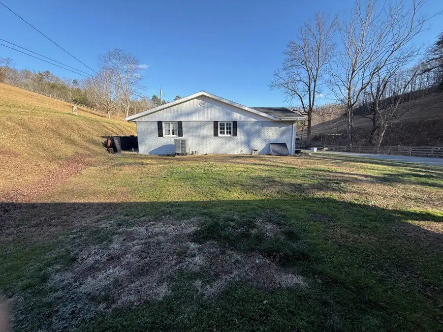 388 Colvin Branch Road, Oil Springs, KY 41238 - Image #3