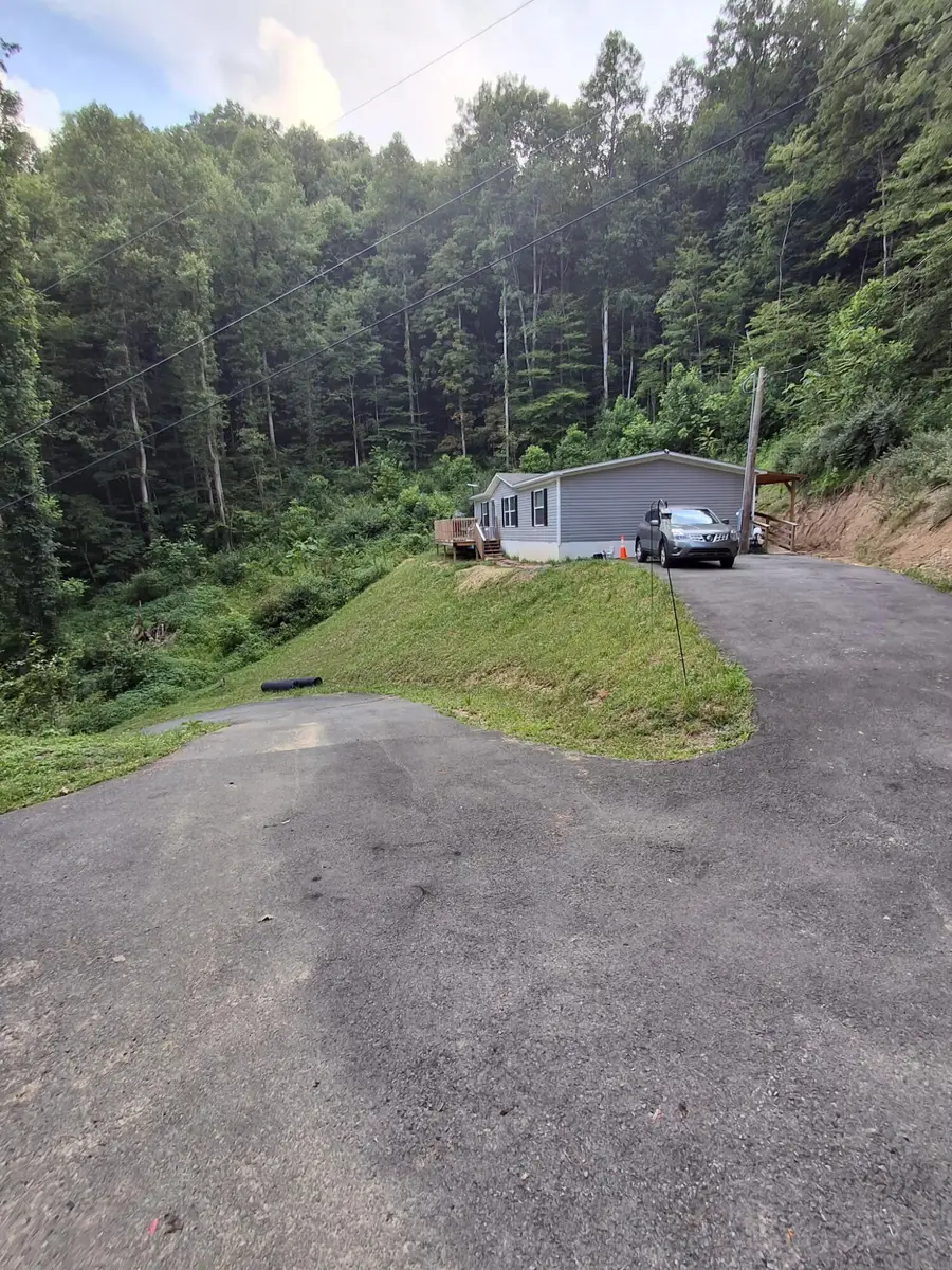 691 & 695 Blue Ridge Church Road, Pineville, KY 40977 - #2