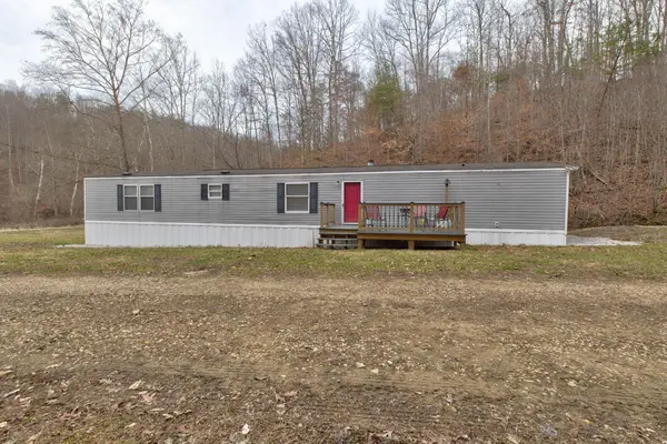 542 Shot Gun Hollow Road, Frenchburg, KY 40322
