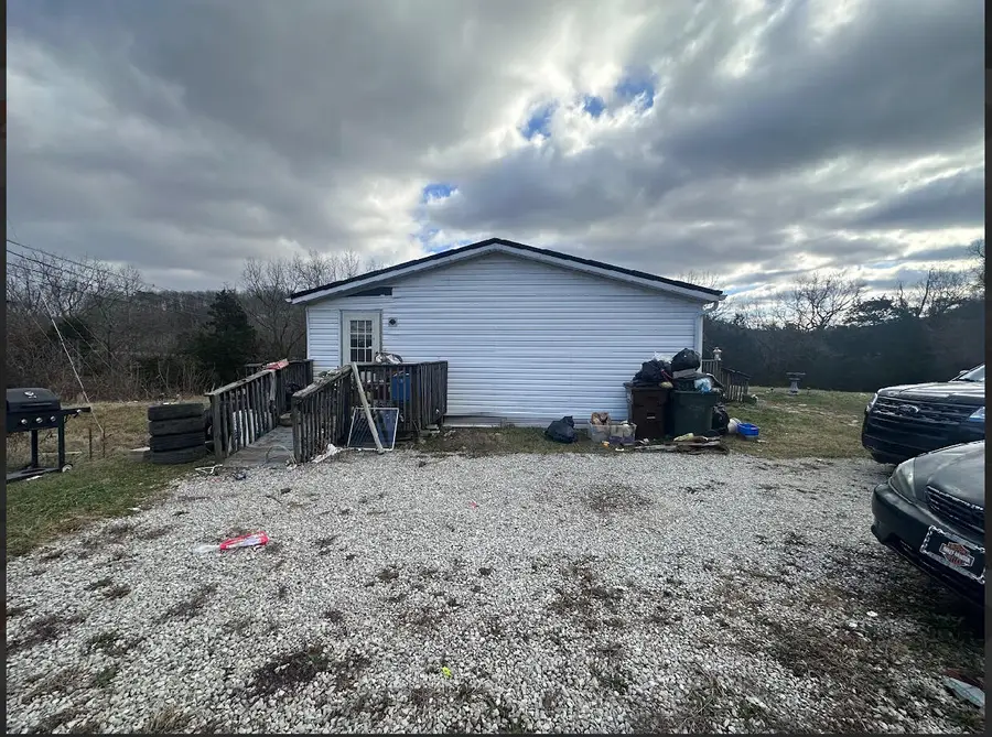 114 Iron Works Road, Irvine, KY 40336 - Image #2
