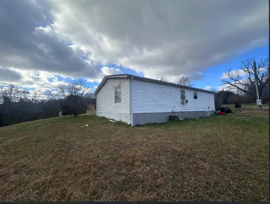 114 Iron Works Road, Irvine, KY 40336 - Image #3