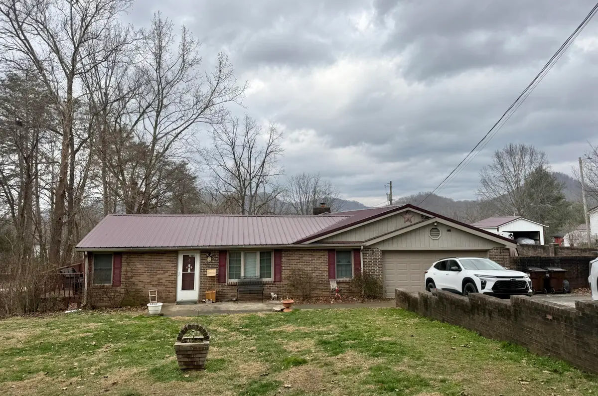 2035 Doe Creek Road, Irvine, KY 40336 - Image #1