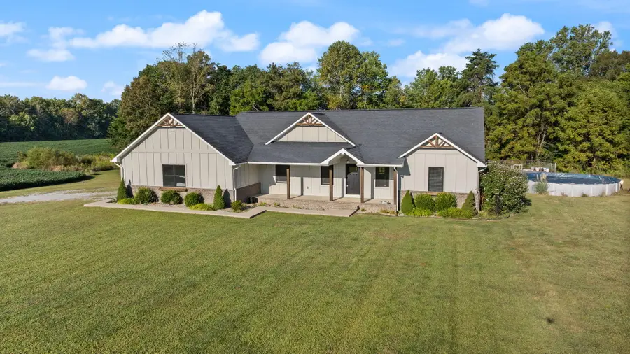 220 Davis Lane, Russell Springs, KY 42642 - Image #2