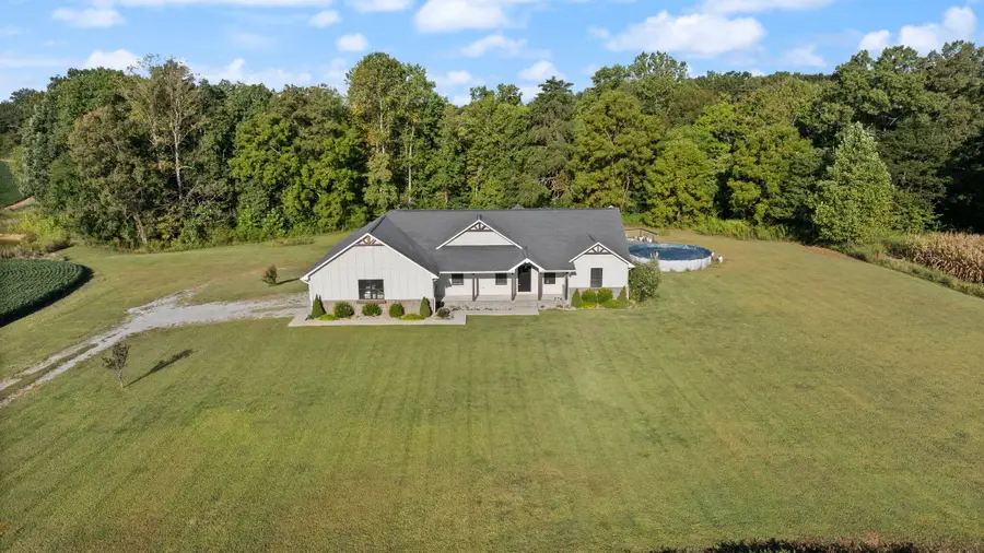 220 Davis Lane, Russell Springs, KY 42642 - Image #3