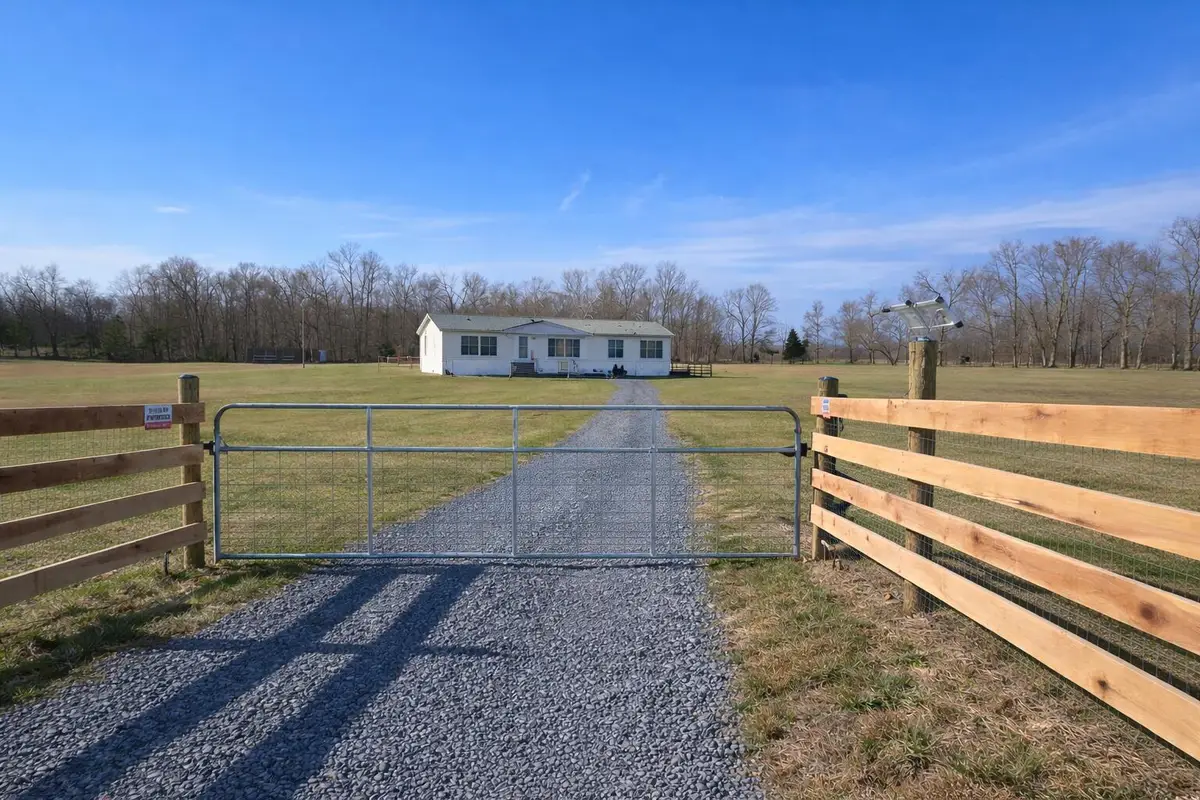1085 Oak Grove Road, Columbia, KY 42728 - Image #1
