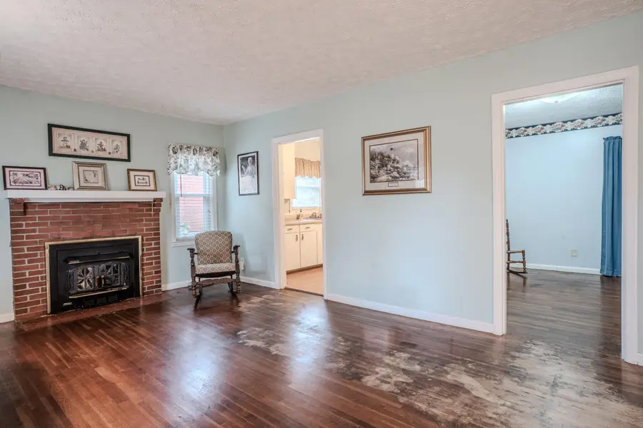 224 E Cross Street, Midway, KY 40347 - Image #3