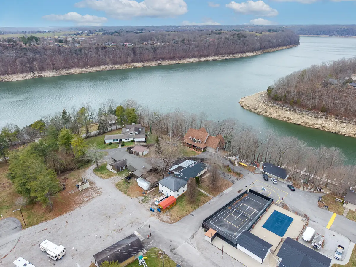 105 Villagers Resort Drive, Somerset, KY 42503 - Image #1