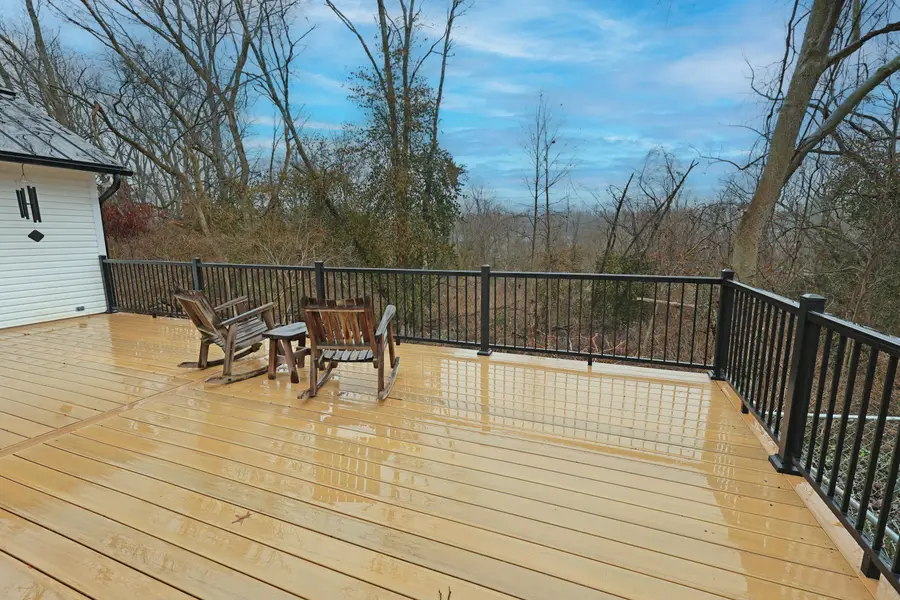 237 Rose Hill Avenue, Versailles, KY 40383 - Image #2