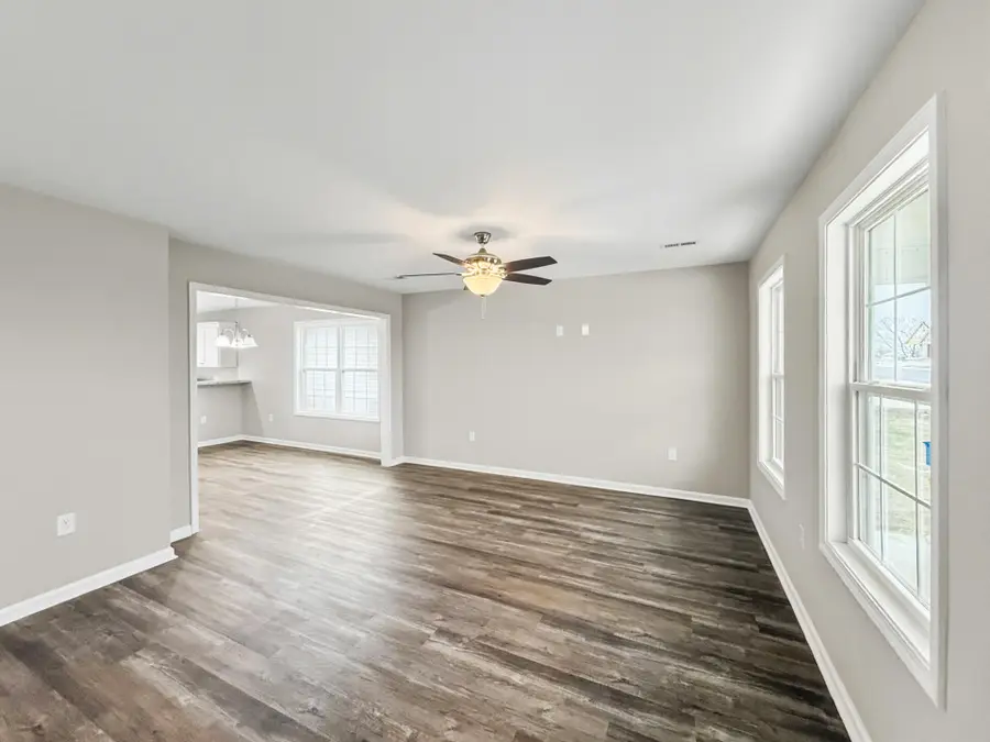 207 Charles Carr Drive, Harrodsburg, KY 40330 - Image #2