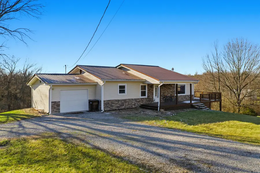 1676 Graves Road, Stamping Ground, KY 40379 - Image #2