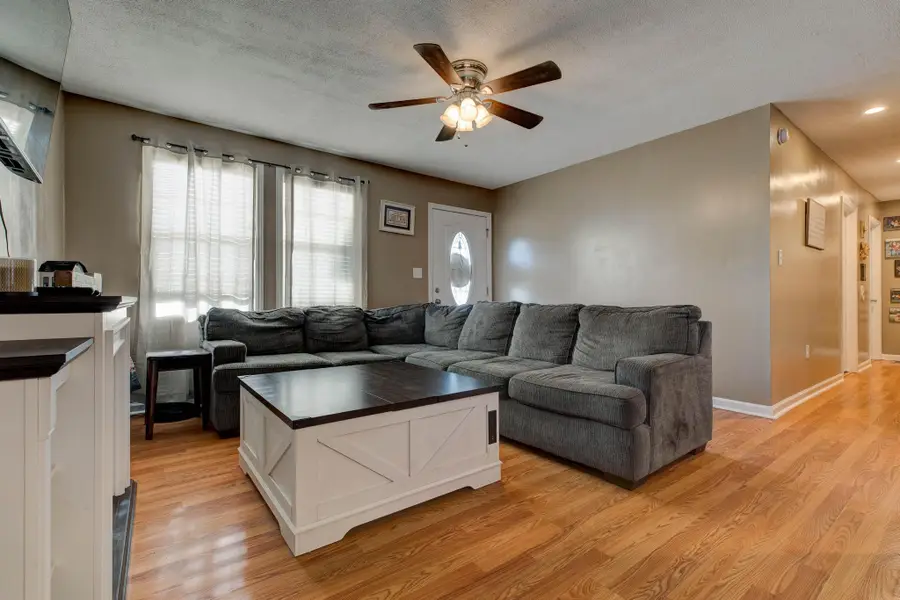 109 Parish Road, Jeffersonville, KY 40337 - Image #2