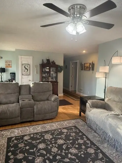 131 Creekside Place, Jamestown, KY 42629 - Image #2