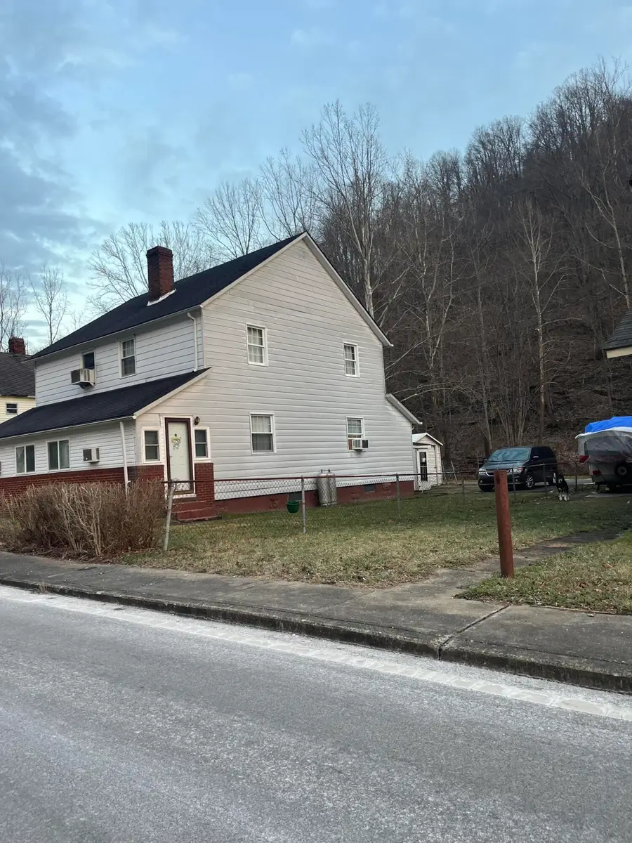 249 W Main Street, Lynch, KY 40855 - Image #2