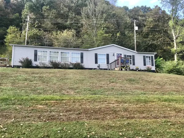 686 Ky 827 Highway, Greenup, KY 41144