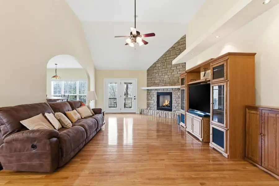 180 Lakeshore Circle, Georgetown, KY 40324 - Image #2