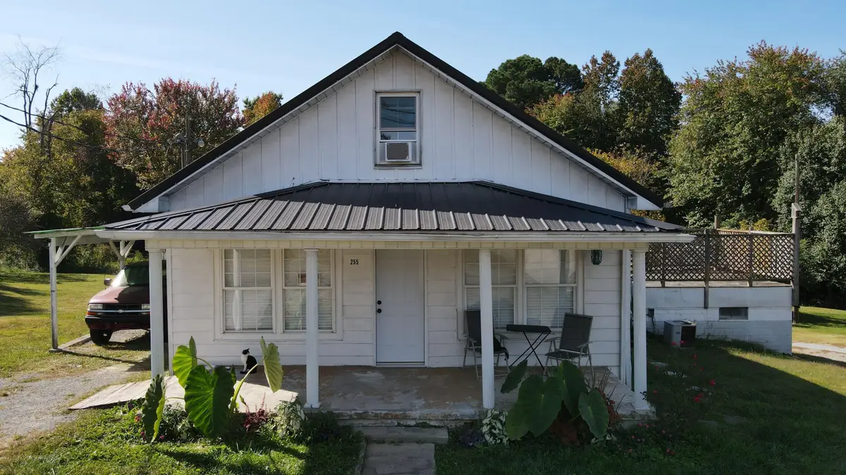 255 Maple Street, Russell Springs, KY 42642 - Image #1
