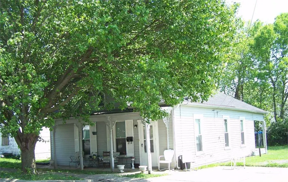 206 E Green Street, Versailles, KY 40383 - Image #1