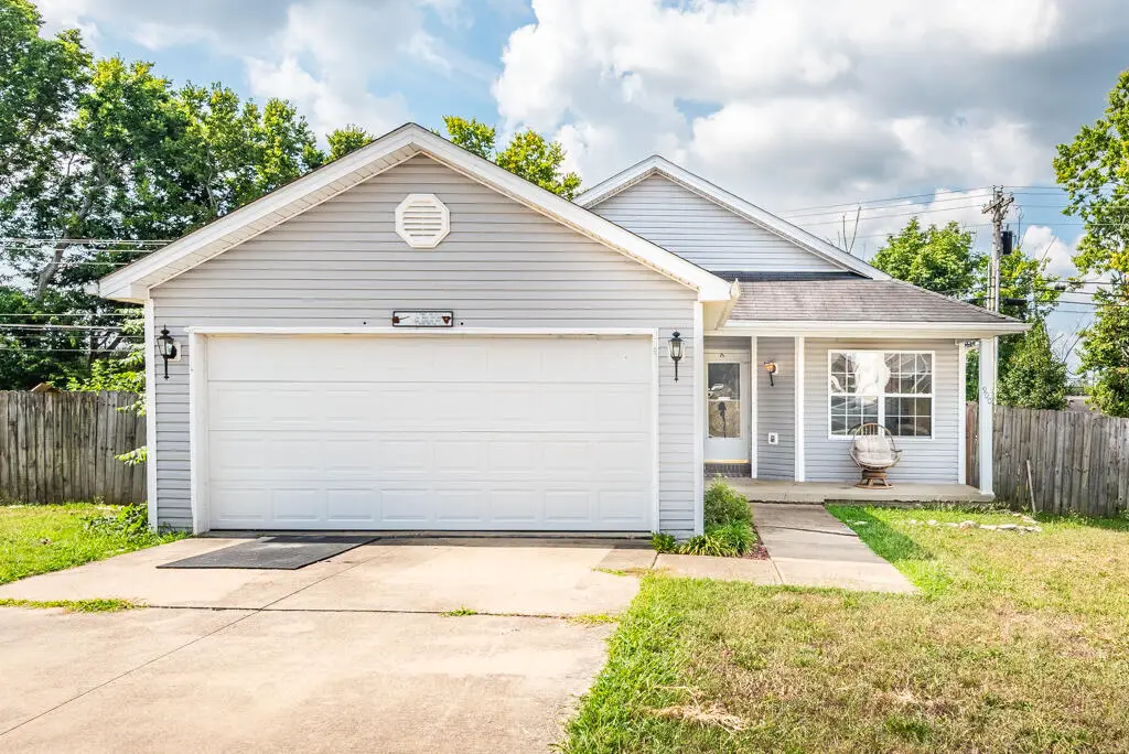 900 Pinoak Drive, Nicholasville, KY 40356 - Image #1