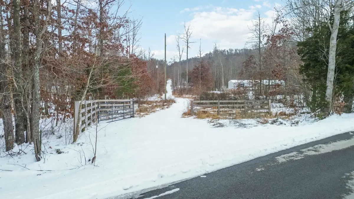 4430 Pine Grove Rd, Crab Orchard, KY 40419 - #1