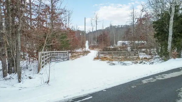 4430 Pine Grove Rd, Crab Orchard, KY 40419