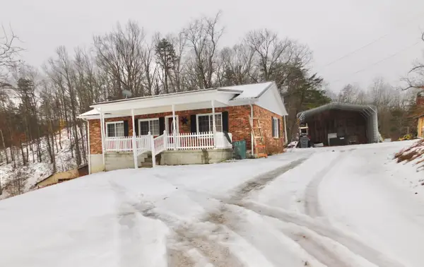 390  Churchhouse Hill Road, Irvine, KY 40336