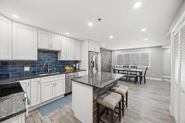 355 S Broadway #703, Lexington, KY 40508