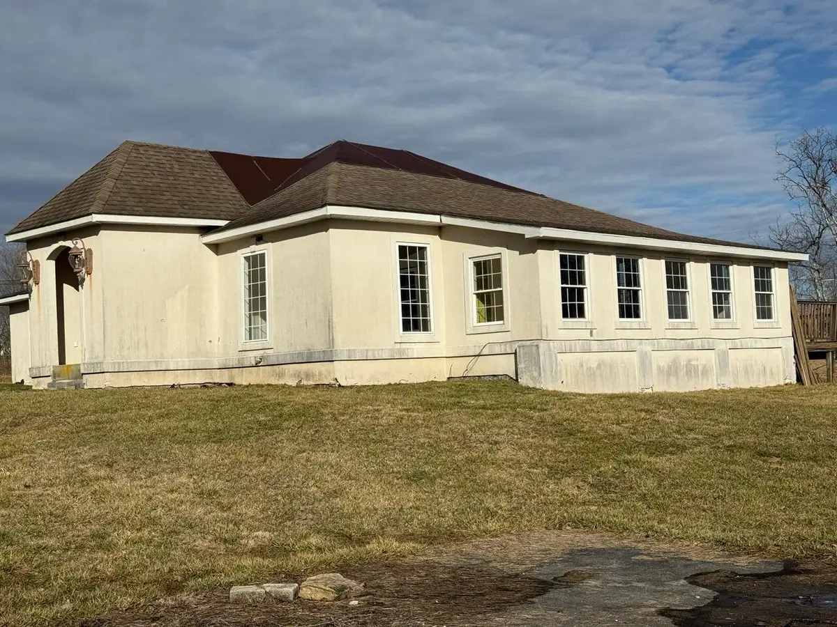 4796 Ky-490, East Bernstadt, KY 40729 - #1