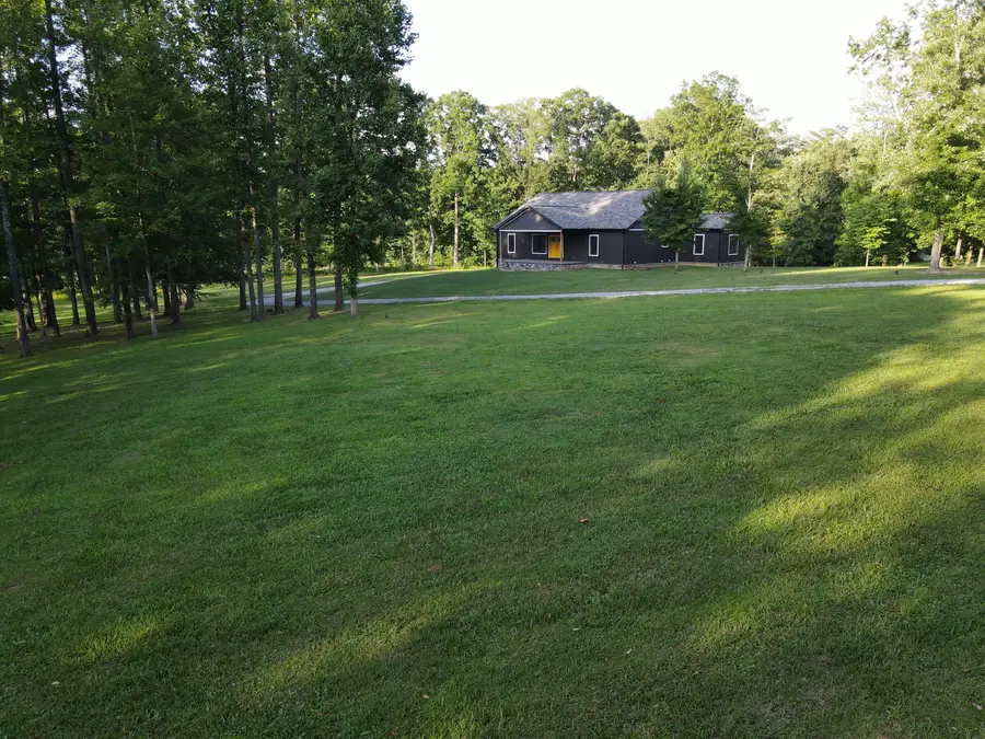 226 W Wilson Road, Russell Springs, KY 42642 - #2