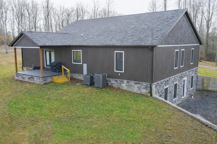 226 W Wilson Road, Russell Springs, KY 42642 - #3