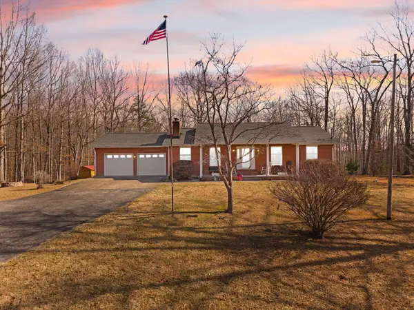 9757 E Williamsburg Street, Whitley City, KY 42653