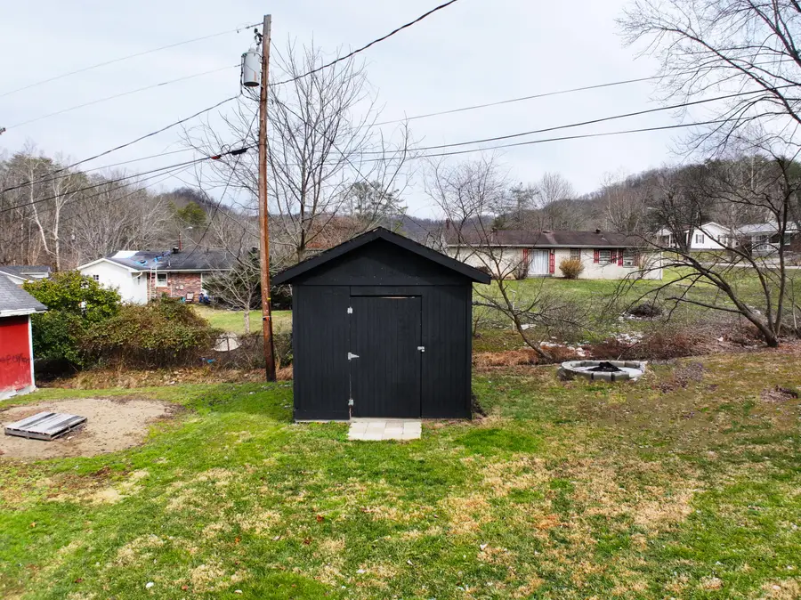 201 Scott Court, Irvine, KY 40336 - #3