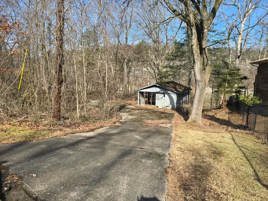 386 E Lakeshore Drive, Burnside, KY 42519 - #3