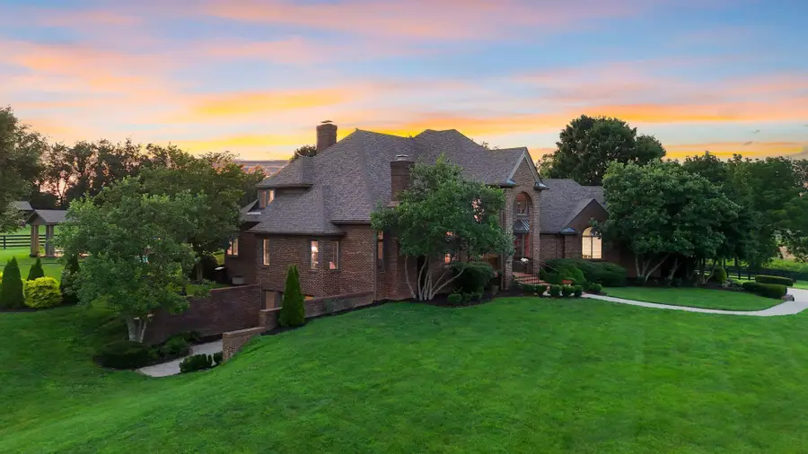 3905 N Cleveland Road, Lexington, KY 40516 - #2