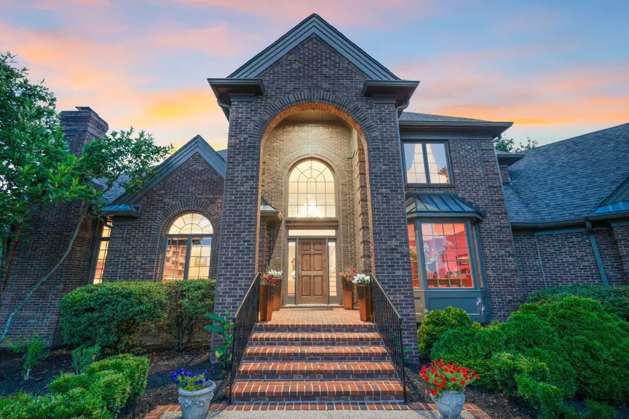 3905 N Cleveland Road, Lexington, KY 40516 - #3