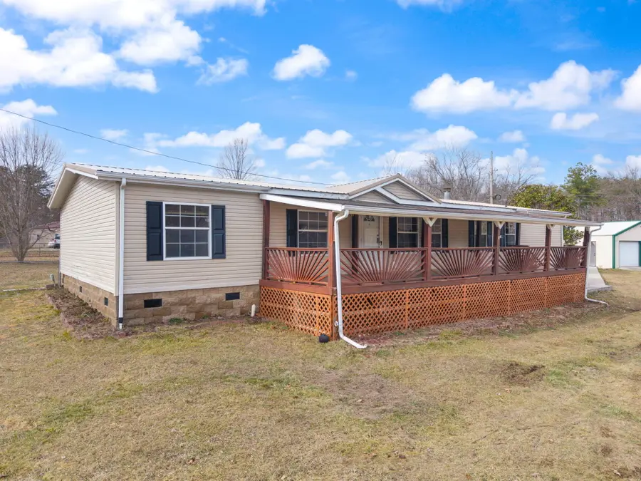 2358 E Hwy 1376, East Bernstadt, KY 40729 - #2