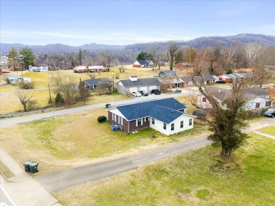 24 Cardinal Heights Road, Williamsburg, KY 40769 - #3