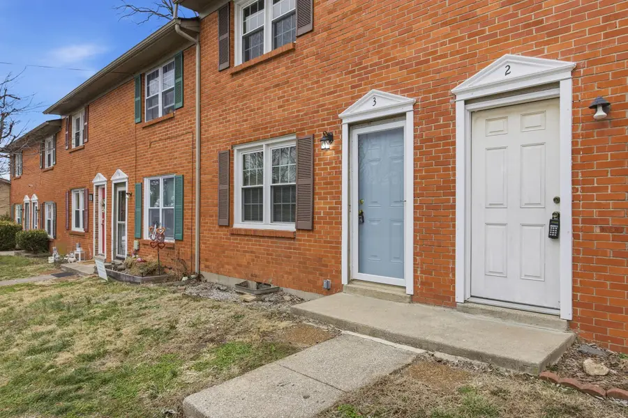 305 Lake Street, Nicholasville, KY 40356 - #2