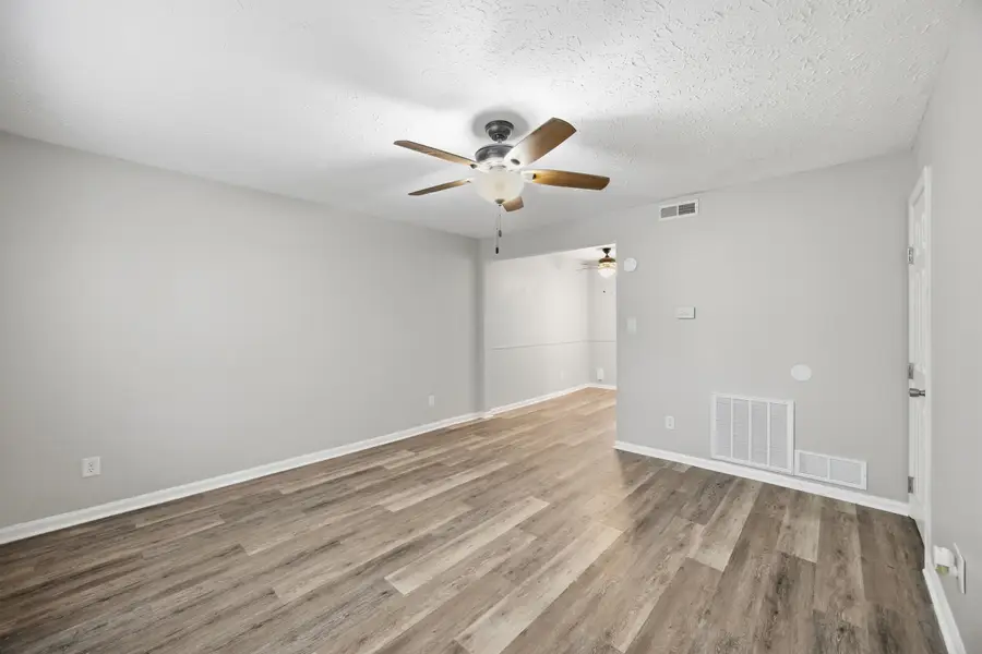 305 Lake Street, Nicholasville, KY 40356 - #3