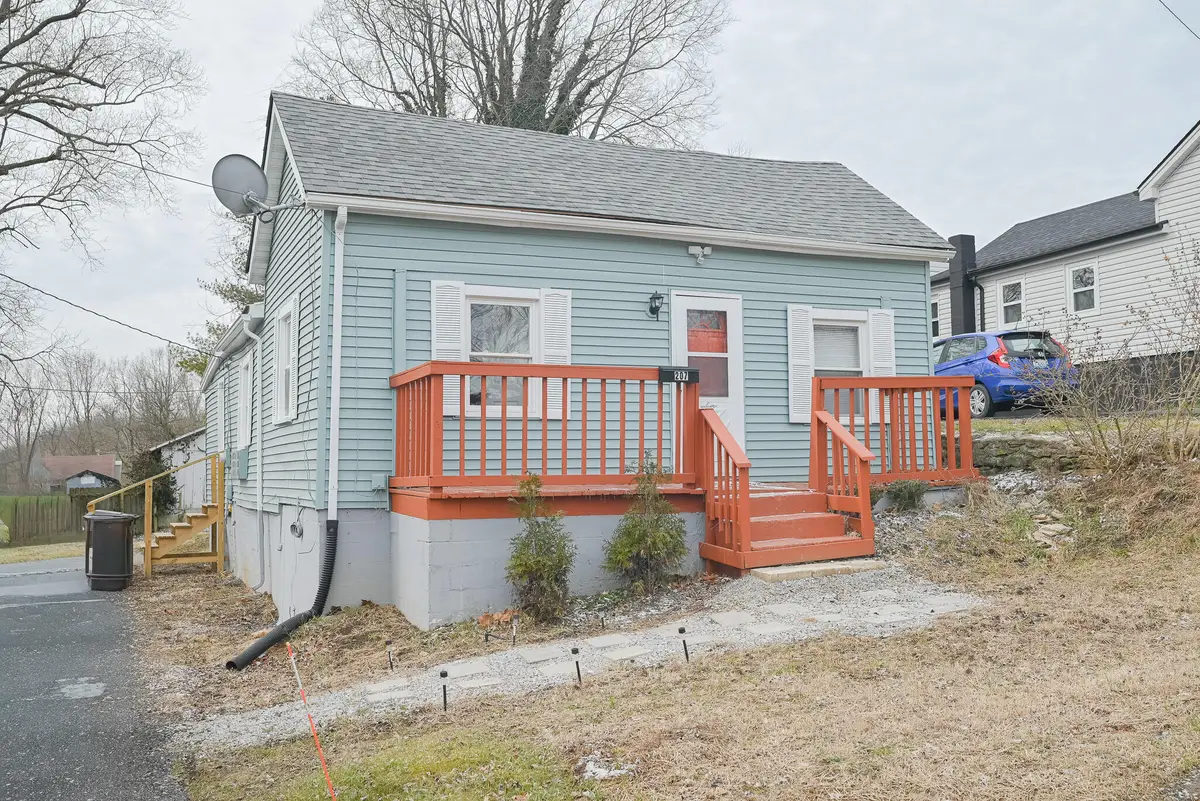 207 W 4th Street, Millersburg, KY 40348 - #1