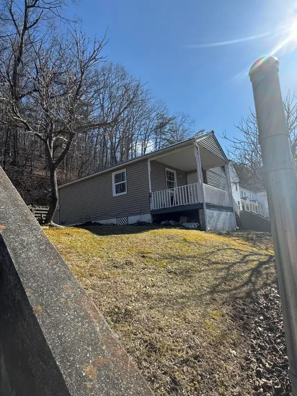 105 State, Cumberland, KY 40823