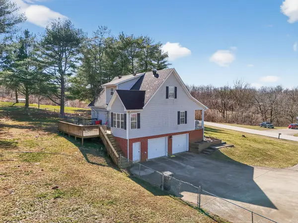 630 Picnic Hill Road, Irvine, KY 40336